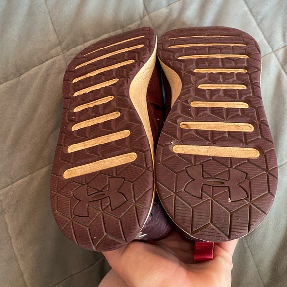 Women’s UnderArmour Athletic Shoes Size 9 - Maroon Colored - Picture 5 of 5